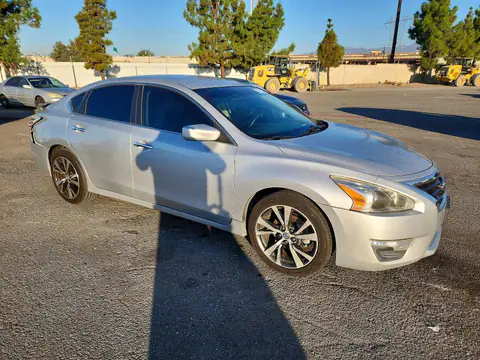 1N4AL3AP9FC416747 — 2015 Nissan Altima, photo 4 from Copart 29.09.2026, Rear end