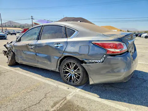 2015 Nissan Altima VIN 1N4AL3AP1FN402782 фото 2