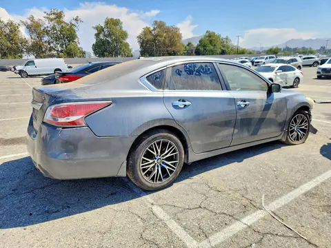 2015 Nissan Altima VIN 1N4AL3AP1FN402782 фото 3