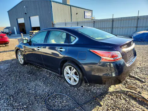 1N4AL3AP1FC184581 — 2015 Nissan Altima, фото 2 с аукциона Copart 16.10.2026, Передняя часть