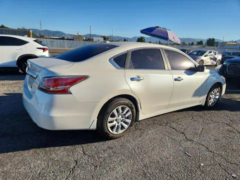 2015 Nissan Altima VIN 1N4AL3AP2FC192298 фото 3