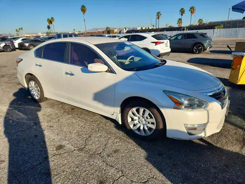 2015 Nissan Altima VIN 1N4AL3AP2FC192298 фото 4