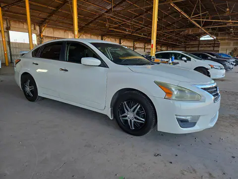 1N4AL3AP3FC591267 — 2015 Nissan Altima, photo 4 from Copart 14.10.2026, Rear end