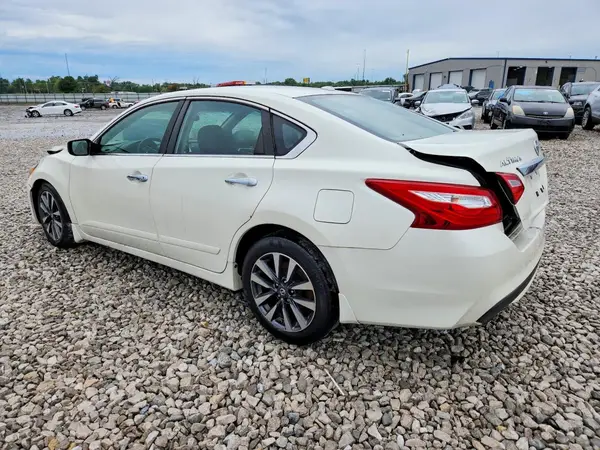 1N4AL3AP0GC261958 — 2016 Nissan Altima, photo 2 from Copart 19.10.2026, Fire