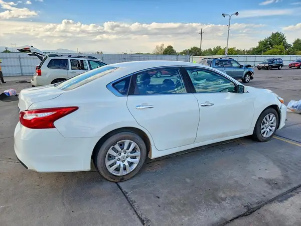 1N4AL3AP6GC213638 — 2016 Nissan Altima, zdjęcie 3 z Copart 19.10.2026, Zalanie