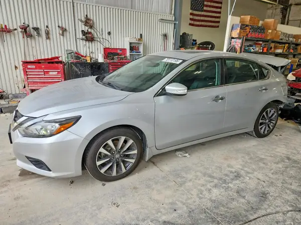 1N4AL3AP3GC243504 Nissan Altima 2016 — daño Parte trasera, foto antes de reparar