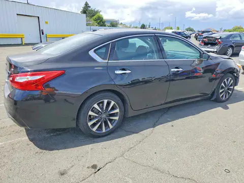 1N4AL3AP8HC287385 — 2017 Nissan Altima, photo 3 from Copart 16.10.2026, Front end