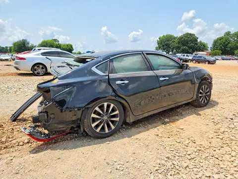 1N4AL3AP9HC144560 — 2017 Nissan Altima, фото 3 с аукциона Copart 30.09.2026, Повреждения со всех сторон