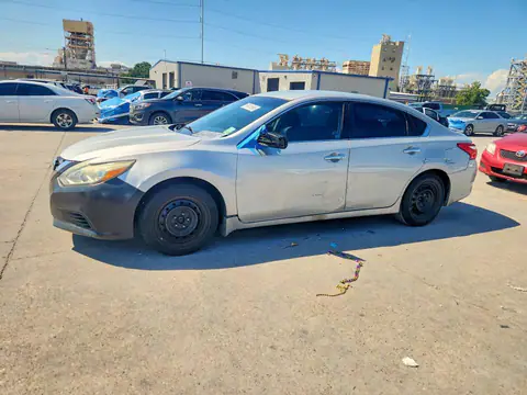 2017 NISSAN ALTIMA VIN 1N4AL3AP1HC258357 фото 1