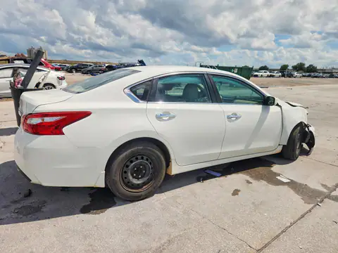 1N4AL3AP5HN316992 — 2017 Nissan Altima, photo 3 from Copart 21.10.2026, Front end