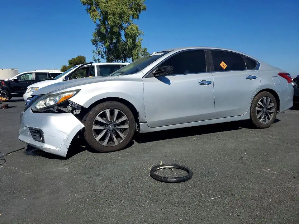 1N4AL3AP2HC178940 Nissan Altima 2017 — uszkodzenie Przód, zdjęcie przed naprawą