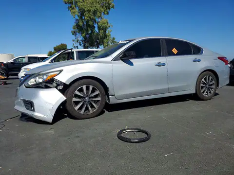 1N4AL3AP2HC178940 Nissan Altima 2017 — uszkodzenie Przód, zdjęcie przed naprawą