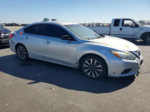 1N4AL3AP2HC178940 — 2017 Nissan Altima, zdjęcie 4 z Copart 30.09.2026, Przód