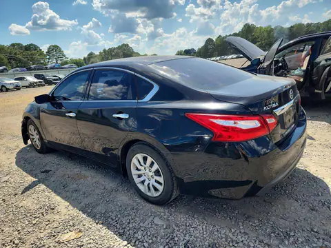 1N4AL3AP1HN335037 — 2017 Nissan Altima, photo 2 from Copart 14.10.2026, Front end