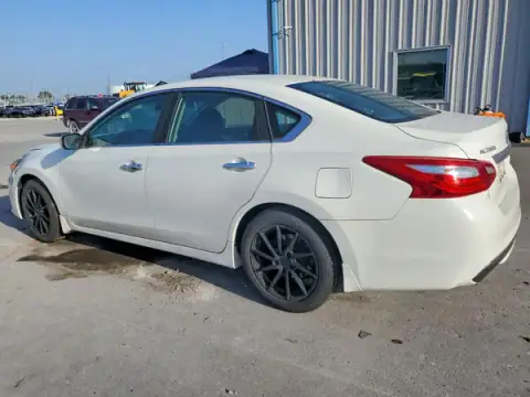 1N4AL3AP1HC487637 — 2017 Nissan Altima, фото 2 з Copart 30.09.2026, Механічні пошкодження