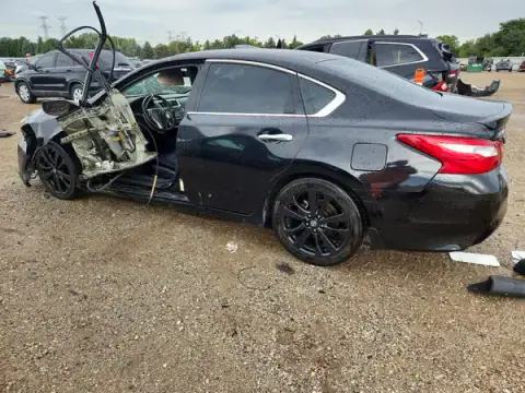 1N4AL3AP1HC279631 — 2017 Nissan Altima, фото 2 с аукциона Copart, БОКОВАЯ ЧАСТЬ