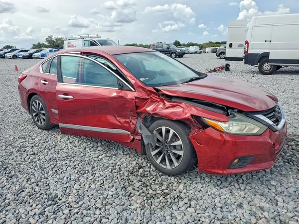 1N4AL3AP2HC244354 — 2017 Nissan Altima, фото 4 с аукциона Copart, Боковая часть