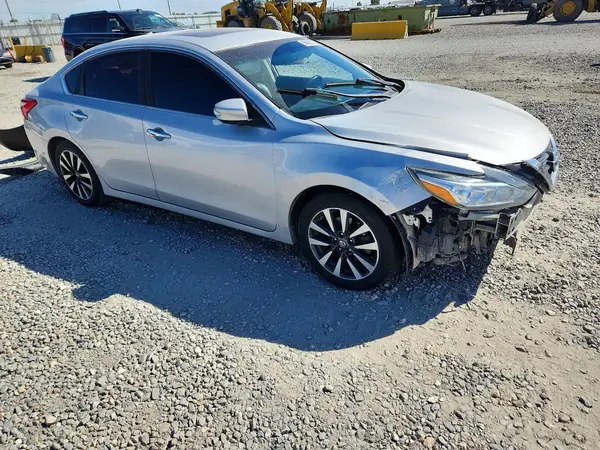 1N4AL3AP5HC196719 — 2017 Nissan Altima, zdjęcie 4 z Copart 06.10.2026, Przód