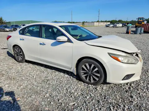 1N4AL3AP7HC221006 — 2017 Nissan Altima, foto 4 de Copart, Parte delantera
