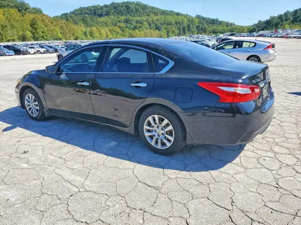 1N4AL3AP4HC139640 — 2017 Nissan Altima, photo 2 from Copart, Front end