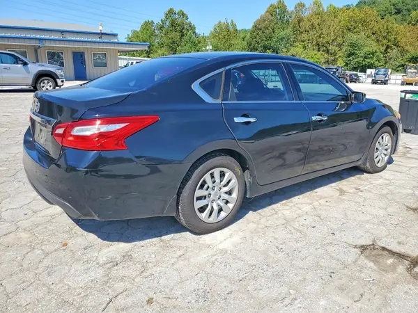 1N4AL3AP4HC139640 — 2017 Nissan Altima, photo 3 from Copart, Front end