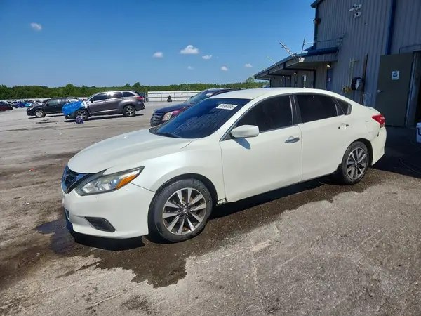 1N4AL3AP1HC215685 Nissan Altima 2017 — повреждение Задняя часть, фото до ремонта