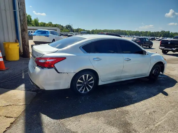 1N4AL3AP1HC215685 — 2017 Nissan Altima, фото 3 с аукциона Copart, Задняя часть