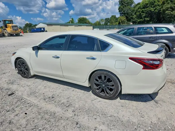1N4AL3APXHC246661 — 2017 Nissan Altima, photo 2 from Copart 08.10.2026, Minor dents and scratches