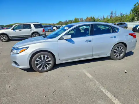 1N4AL3APXHC119389 Nissan Altima 2017 — uszkodzenie Tył, zdjęcie przed naprawą