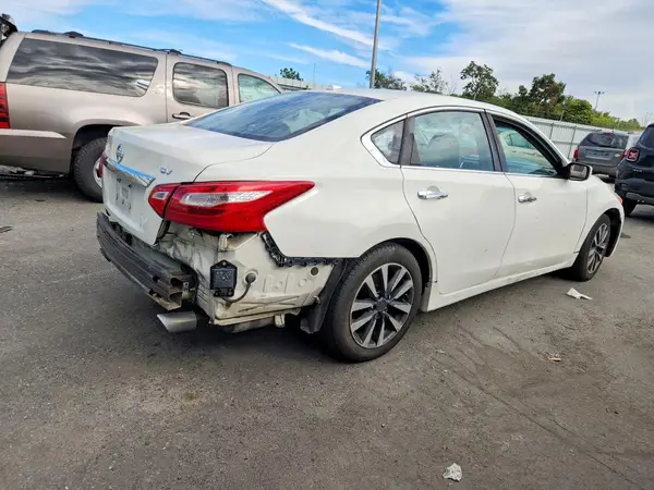 1N4AL3AP1HC259833 — 2017 Nissan Altima, фото 3 с аукциона Copart, Задняя часть