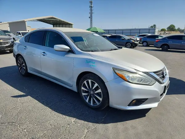 1N4AL3AP6HC159291 — 2017 Nissan Altima, photo 4 from Copart 28.09.2026, Rear end
