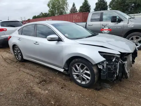 1N4AL3AP7HC201841 — 2017 Nissan Altima, foto 4 de Copart 13.10.2026, Parte delantera