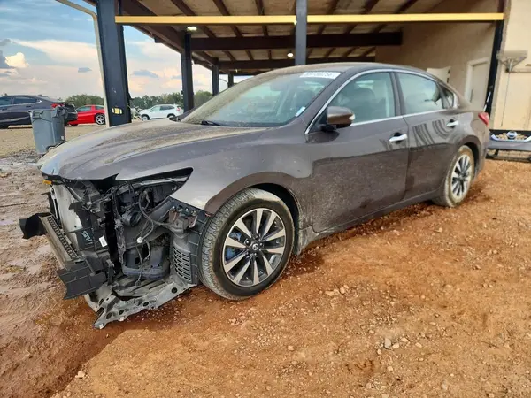 1N4AL3AP0HC245874 Nissan Altima 2017 — Front end damage, before-repair photo
