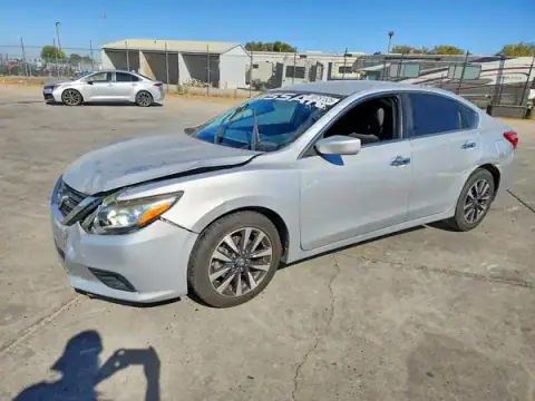 1N4AL3AP9HC230595 Nissan Altima 2017 — დაზიანება გვერდითი ნაწილი, ფოტო შეკეთებამდე