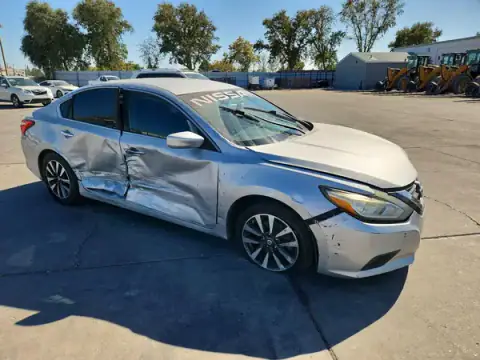1N4AL3AP9HC230595 — 2017 Nissan Altima, foto 4 de Copart, Lateral