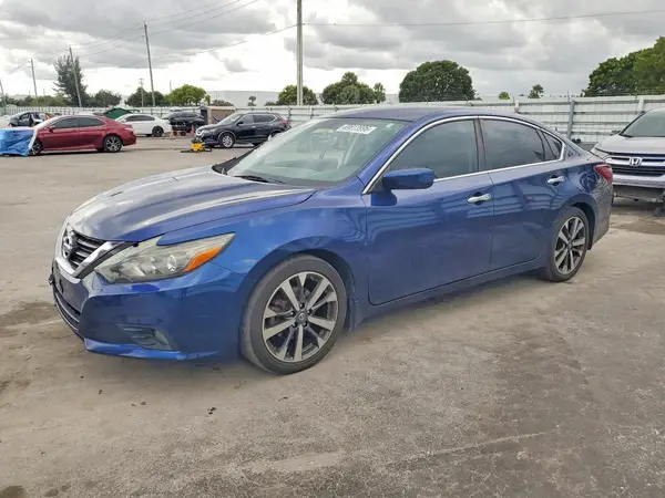 1N4AL3AP5HC492002 Nissan Altima 2017 — uszkodzenie Bok, zdjęcie przed naprawą