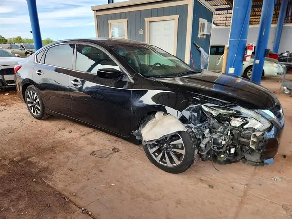 1N4AL3AP9HC284933 — 2017 Nissan Altima, фото 4 с аукциона Copart 29.09.2026, Передняя часть