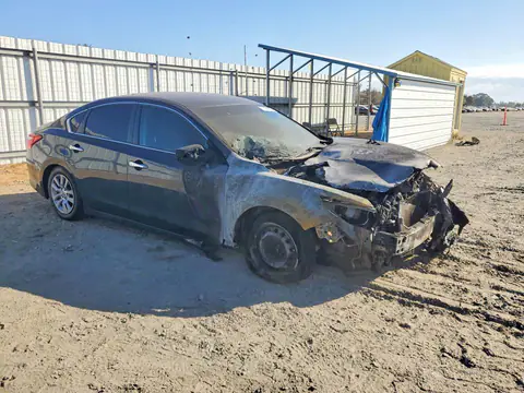 1N4AL3AP4HN349885 — 2017 Nissan Altima, photo 4 from Copart 15.10.2026, Fire