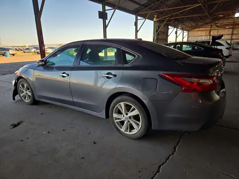 1N4AL3AP1HC284330 — 2017 Nissan Altima, photo 2 from Copart 21.10.2026, Front end