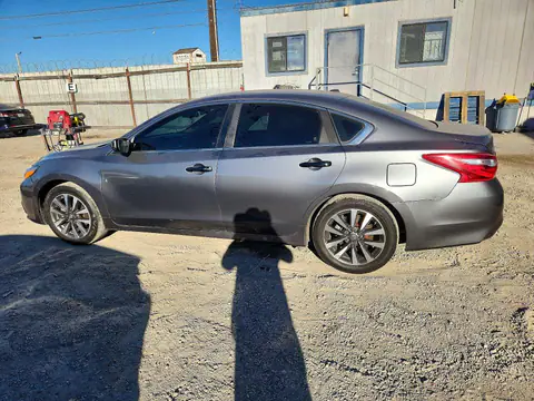 1N4AL3AP7HC286860 — 2017 Nissan Altima, photo 2 from Copart 22.10.2026, Side