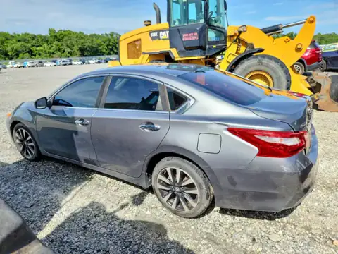 1N4AL3AP5JC215761 — 2018 Nissan Altima, фото 2 с аукциона Copart 22.09.2026, ПЕРЕДНЯЯ ЧАСТЬ