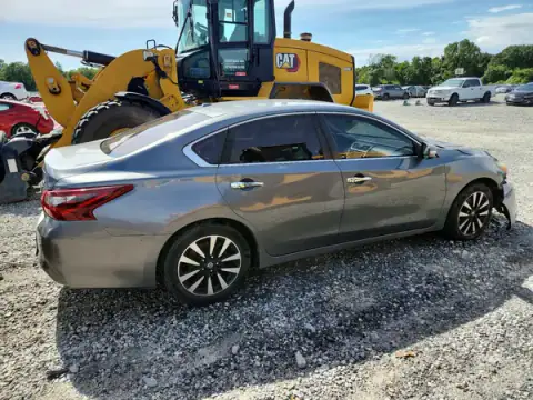 1N4AL3AP5JC215761 — 2018 Nissan Altima, фото 3 с аукциона Copart 22.09.2026, ПЕРЕДНЯЯ ЧАСТЬ