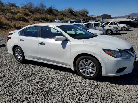 1N4AL3AP8JC290602 — 2018 Nissan Altima, photo 4 from Copart 15.10.2026, Rear end
