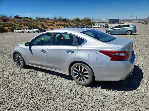 2018 Nissan Altima VIN 1N4AL3AP6JC153674 фото 2