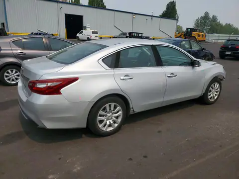 1N4AL3AP5JC186715 — 2018 Nissan Altima, photo 3 from Copart 14.10.2026, Front end