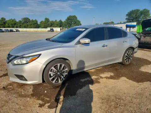 1N4AL3APXJC283103 — 2018 Nissan Altima, Parte trasera (Rear End), fotos antes de reparar