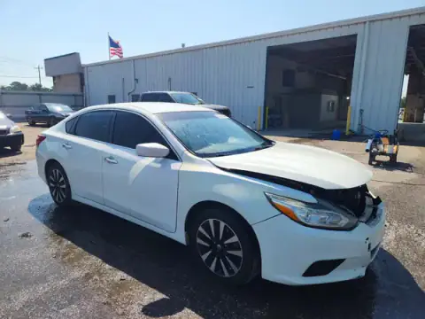 1N4AL3AP0JC140676 — 2018 Nissan Altima, фото 4 з Copart 22.10.2026, Передня частина