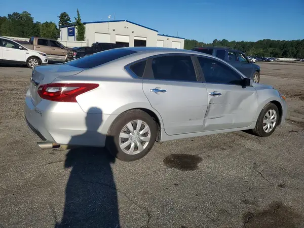 1N4AL3AP0JC182670 — 2018 Nissan Altima, zdjęcie 3 z Copart, Przód