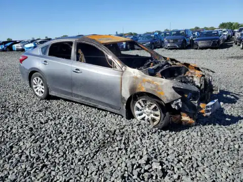1N4AL3AP0JC149250 — 2018 Nissan Altima, фото 4 с аукциона Copart, Пожар