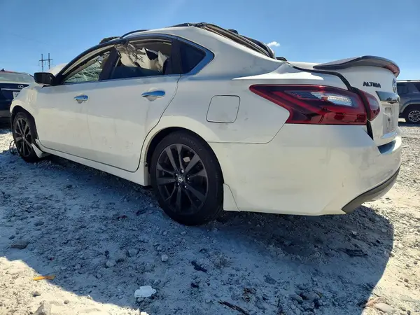 1N4AL3AP9JC159873 — 2018 Nissan Altima, zdjęcie 2 z Copart 07.10.2026, Uszkodzenia dookoła